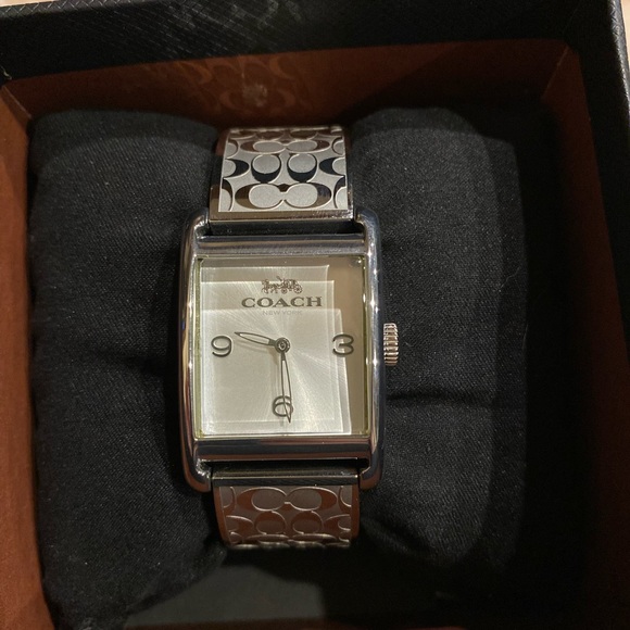 Coach watch - Picture 2 of 3